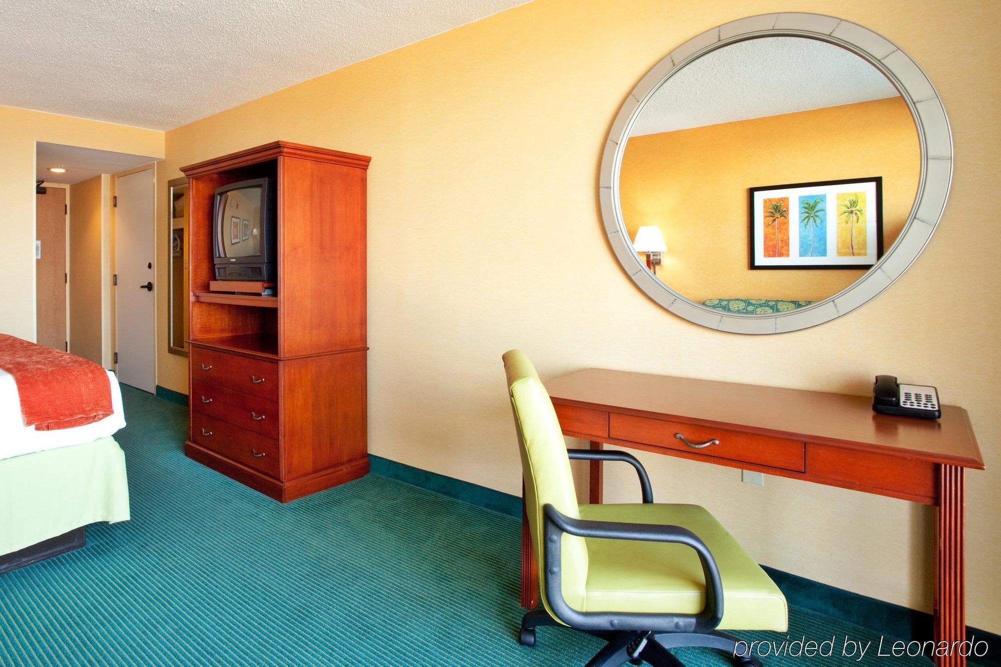 Holiday Inn Express Hotel & Suites Virginia Beach Oceanfront, An Ihg Hotel Zimmer foto