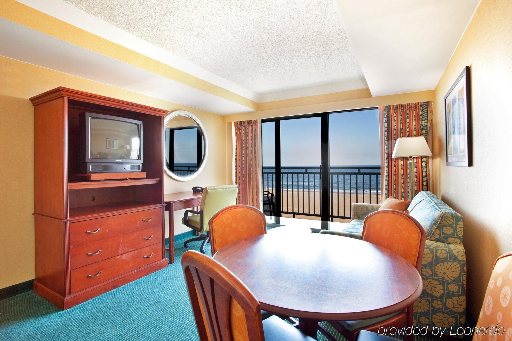 Holiday Inn Express Hotel & Suites Virginia Beach Oceanfront, An Ihg Hotel Zimmer foto