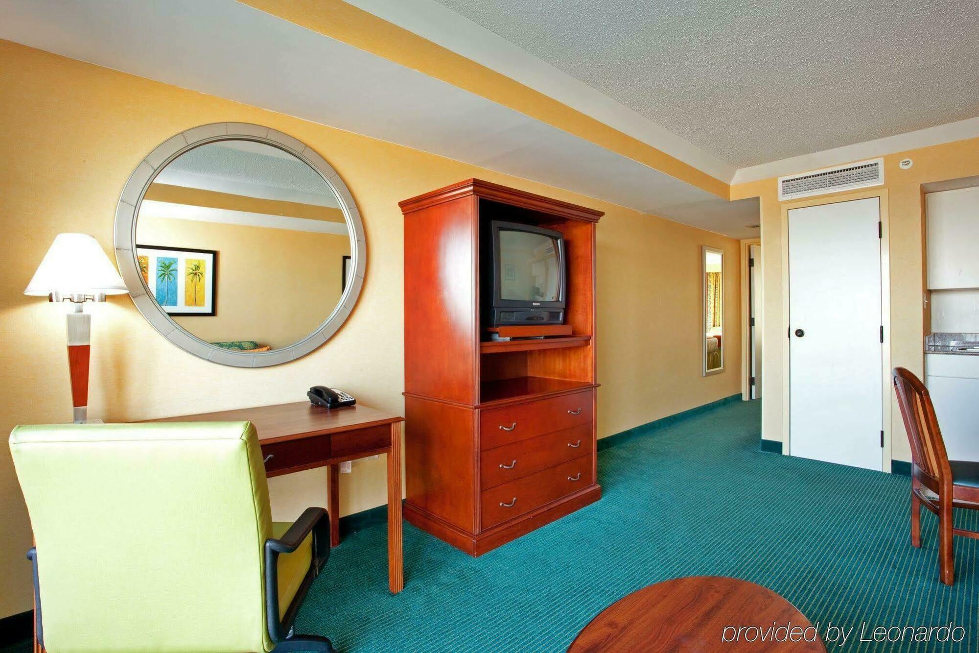 Holiday Inn Express Hotel & Suites Virginia Beach Oceanfront, An Ihg Hotel Zimmer foto